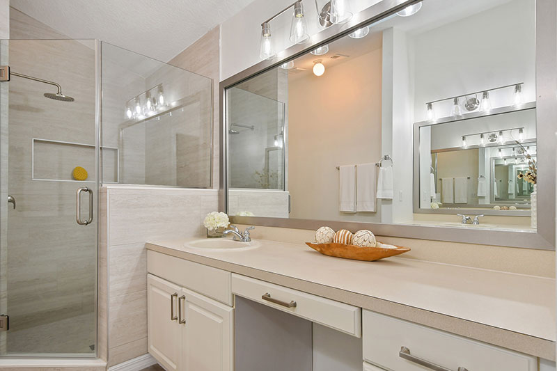 bright airy, attractive bathroom