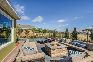 Outdoor fire pit