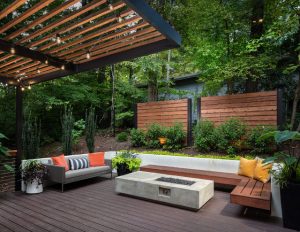 Inventive use of wood landscape screens