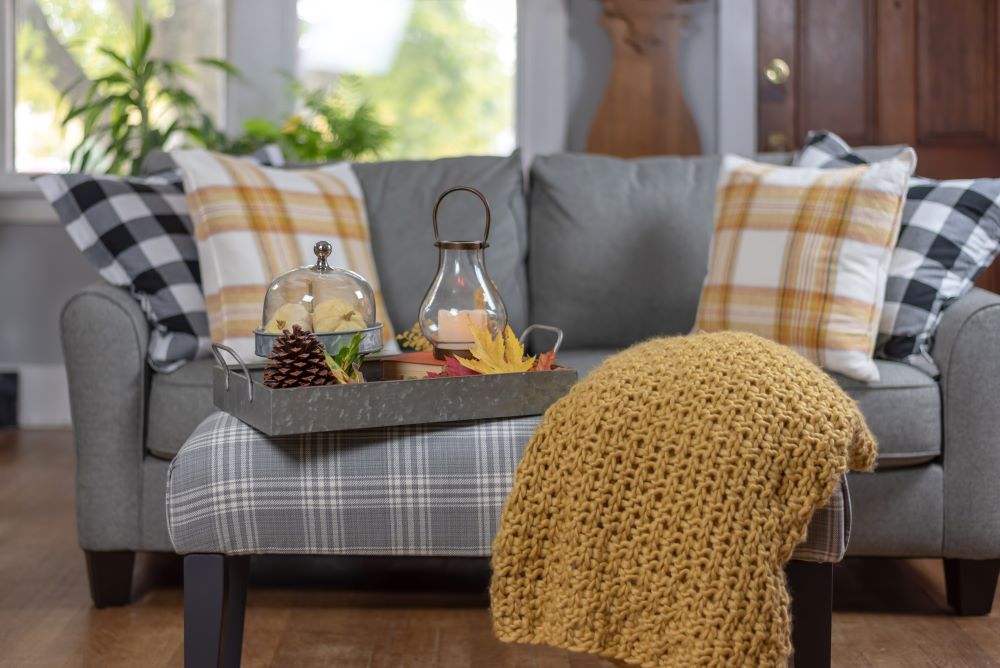 Pillows and throws with fall colors 