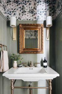 Beautiful bathroom luxury with a calming color.
