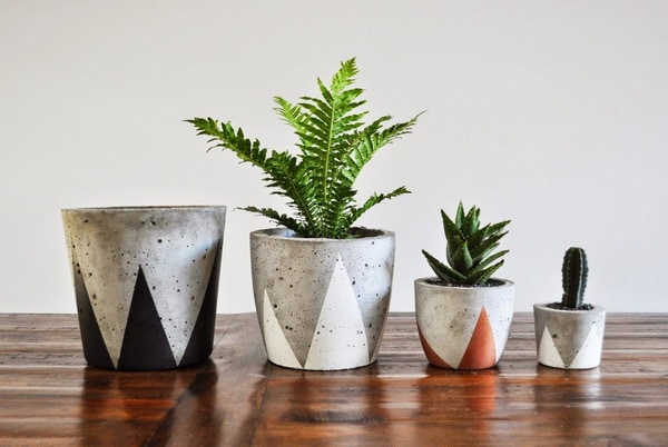 Vases and containers with bold shapes and volumetric geometric patterns will fit perfectly into modern interiors.