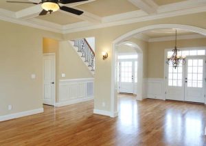 The molding makes the room and turns the ceiling into a real eye-catcher.