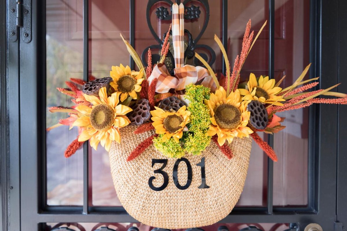 fall non-wreath door decoration