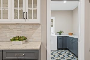 Common textures and colors pull the design all together.