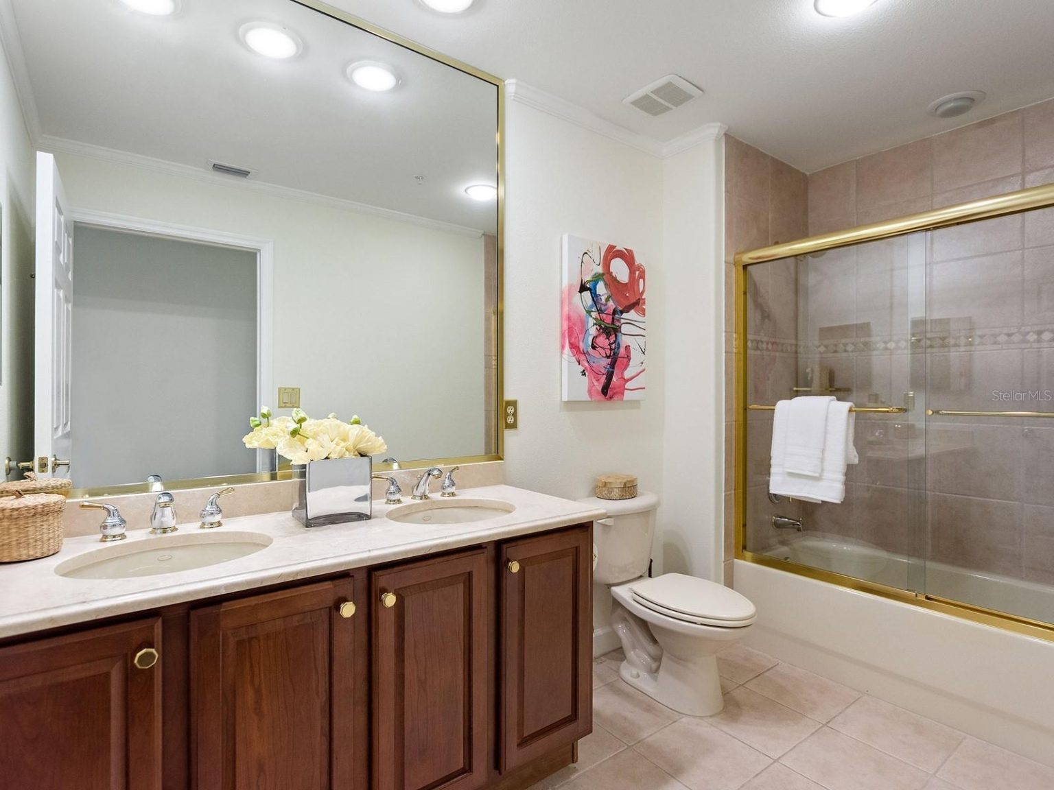 Staging a condo - 2nd bathroom