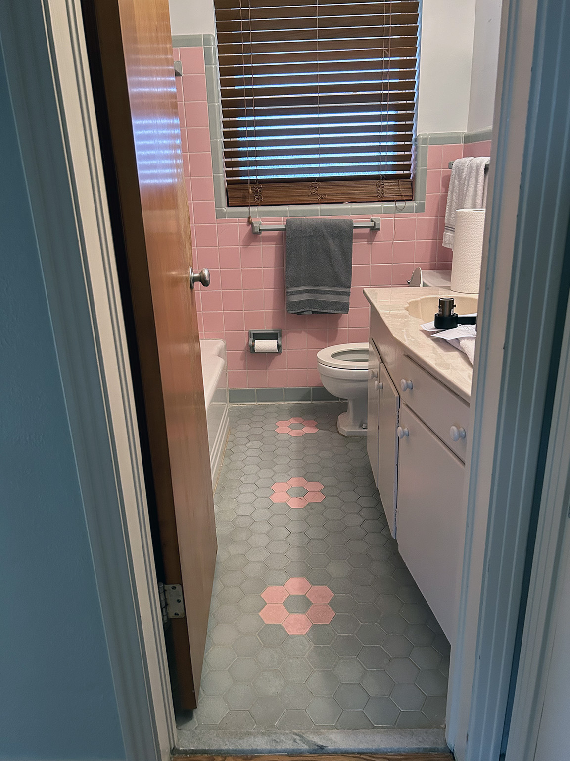 Hargill Drive bathroom renovation before 1.