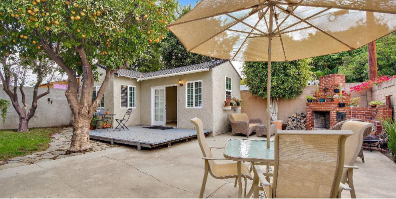 Mother-in-law suite as a separate dwelling.