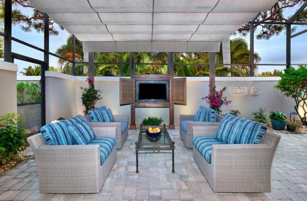 Spend a little extra to buy high-quality outdoor furniture that has everything you look for when buying indoor furniture, including comfort, visual appeal, and durability.