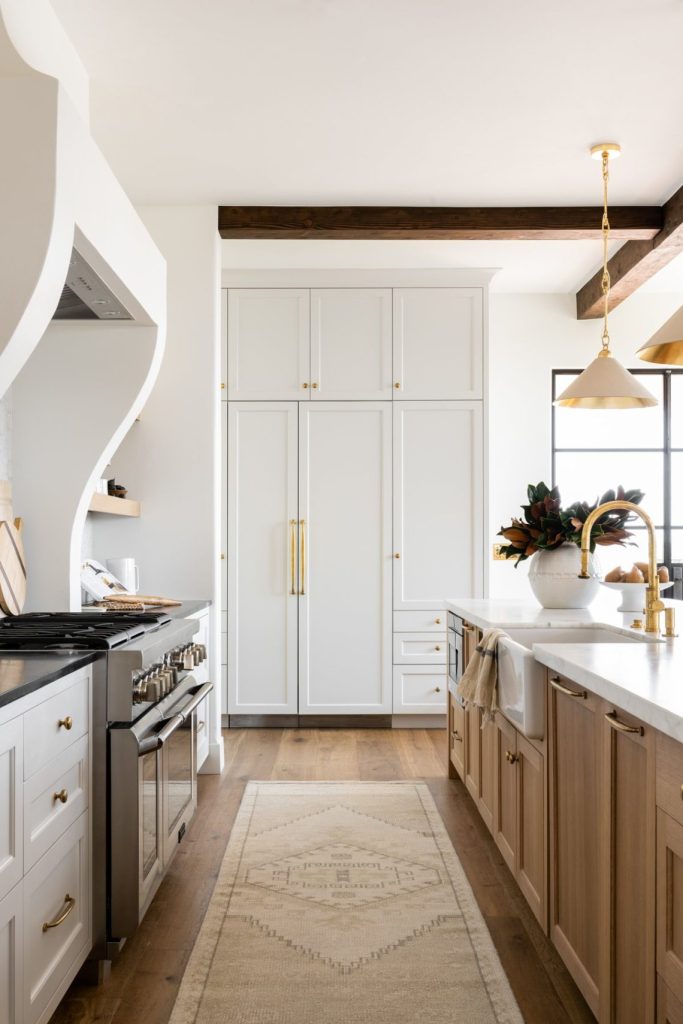 Cabinet fronts can be curved.