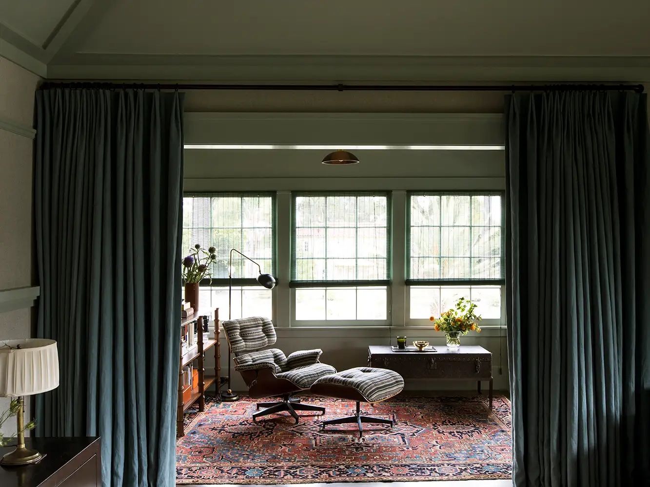 Reath-Georgina-Bedroom.jpg.optimal Iconic furniture designs are one of the 2024 interior design trends.