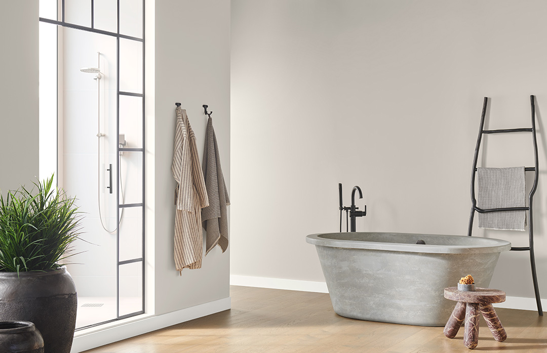 Bathed in the light airiness of Drift of Mist’s soft hue, any space instantly takes on an oasis atmosphere of quiet calm.