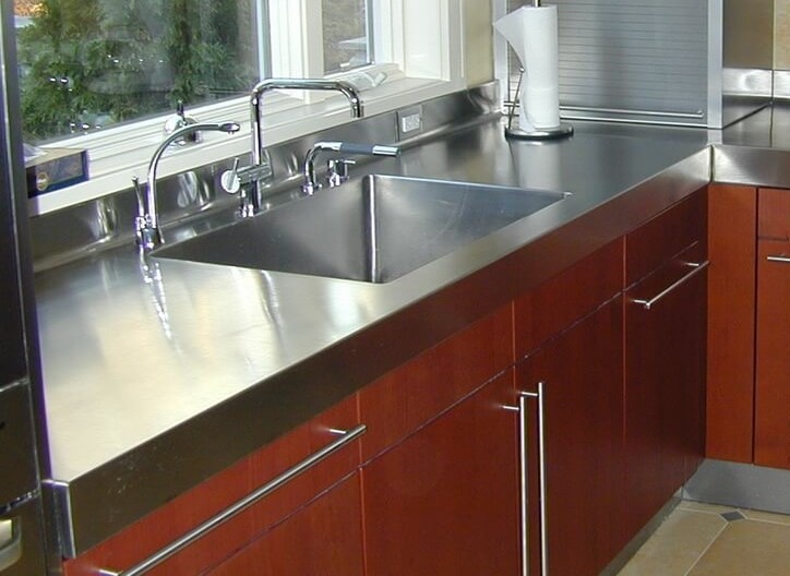 3-stainless-counter-with-integral-sink Stainless steel countertops 1