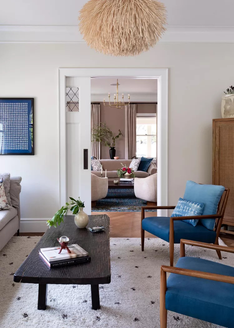 closed-concept-living-room Closed-concept layout.