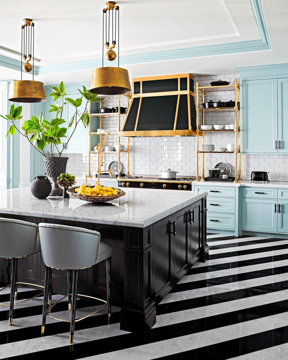Black-and-white marble lends itself beautifully to the creation of contrasting geometric floors.