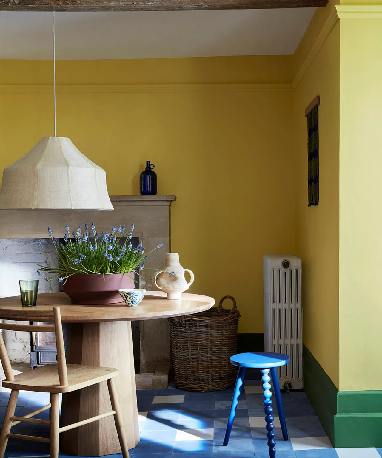 Spring color ideas: energizing yellow.