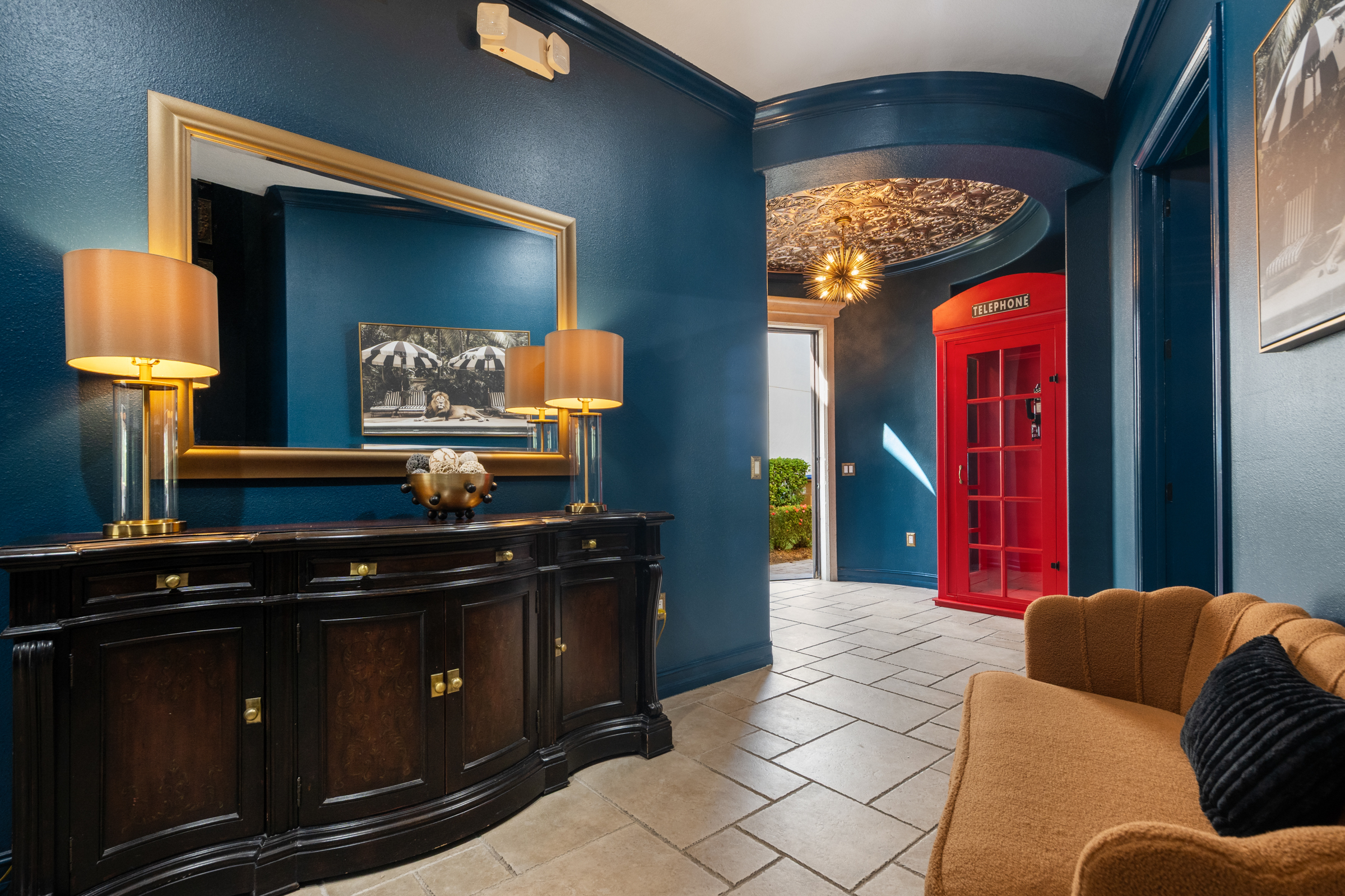 Hollywood Glam vacation rental entrance