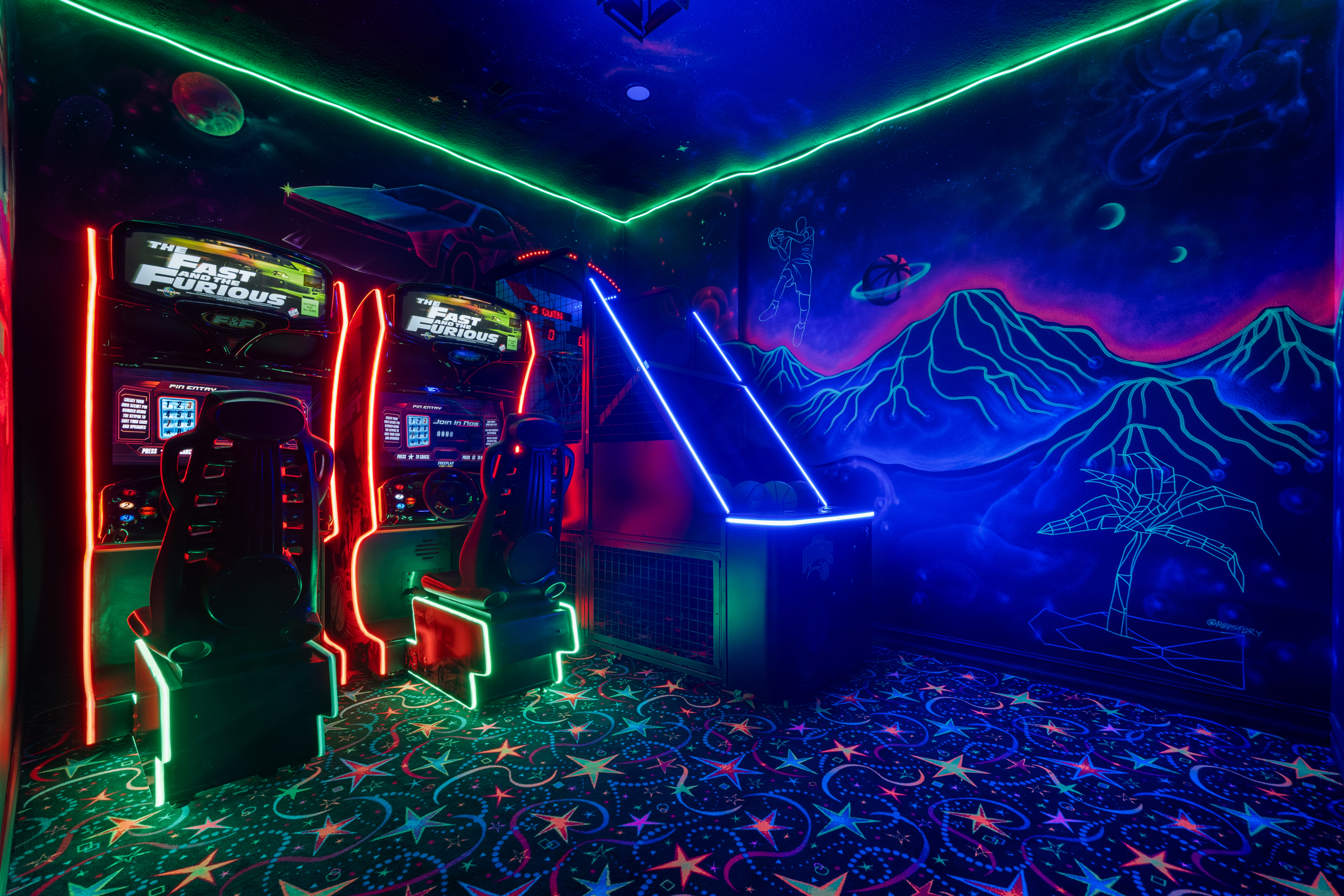 Hollywood Glam arcade room