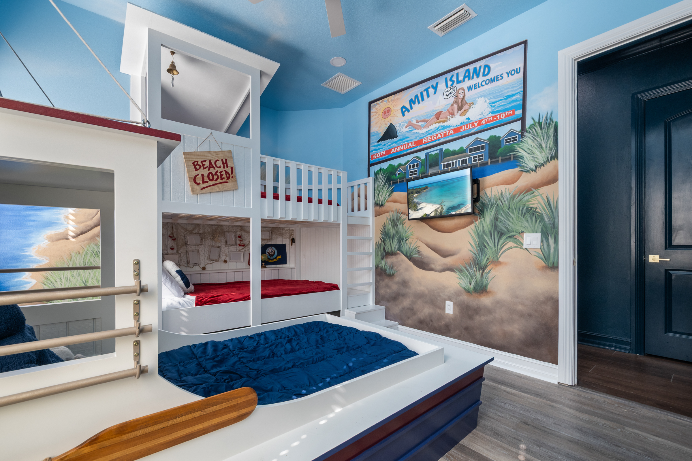 Hollywood Glam Jaws room